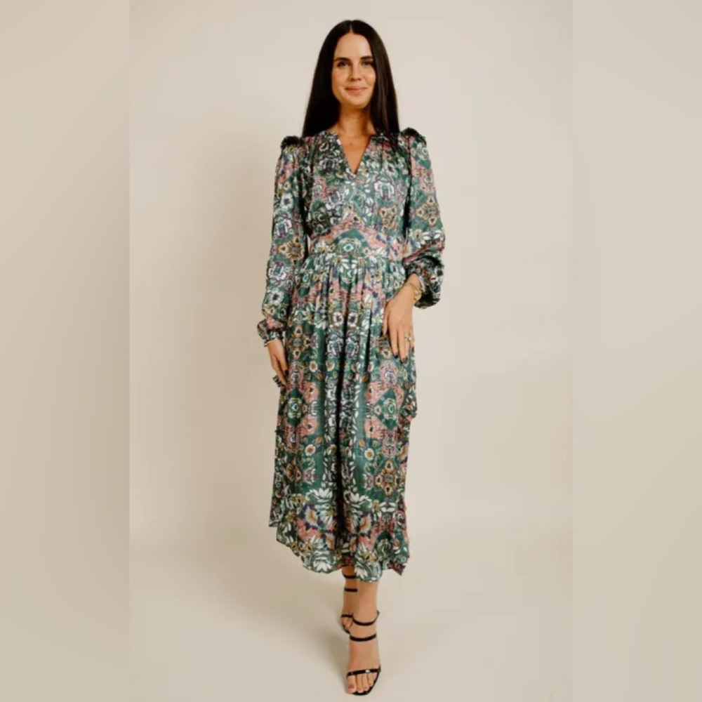 Pink Moon Bay Beautiful Floral Print MIDI Long‎ Sleeve Dress Size Medium NWOT